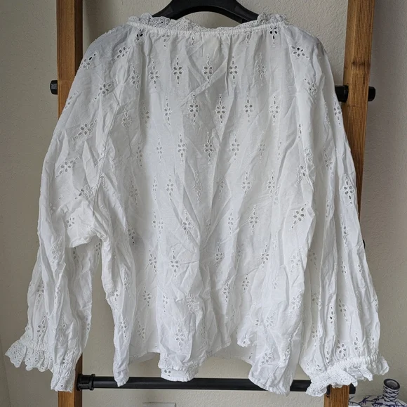 H&M Women's White Eyelet Blouse - Size XL - Picture 2 of 5